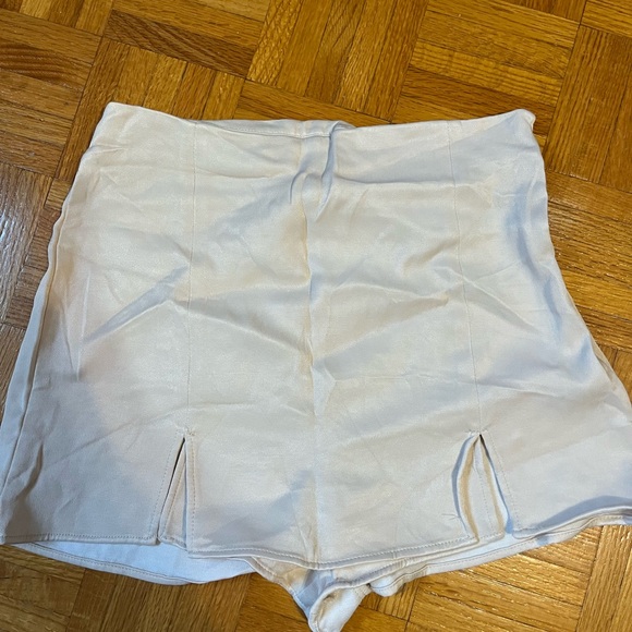 Beige Zara skort - Picture 3 of 4